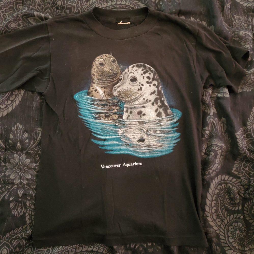 Vintage Vancouver aquarium seals t-shirt